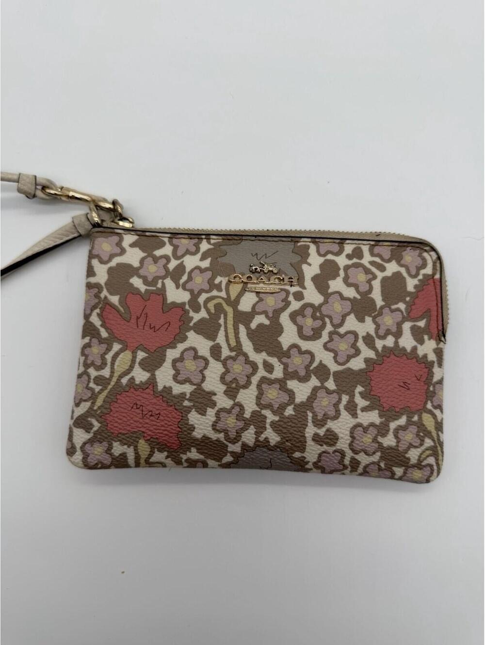 Coach Wristlet In Yankee Floral Print HTF